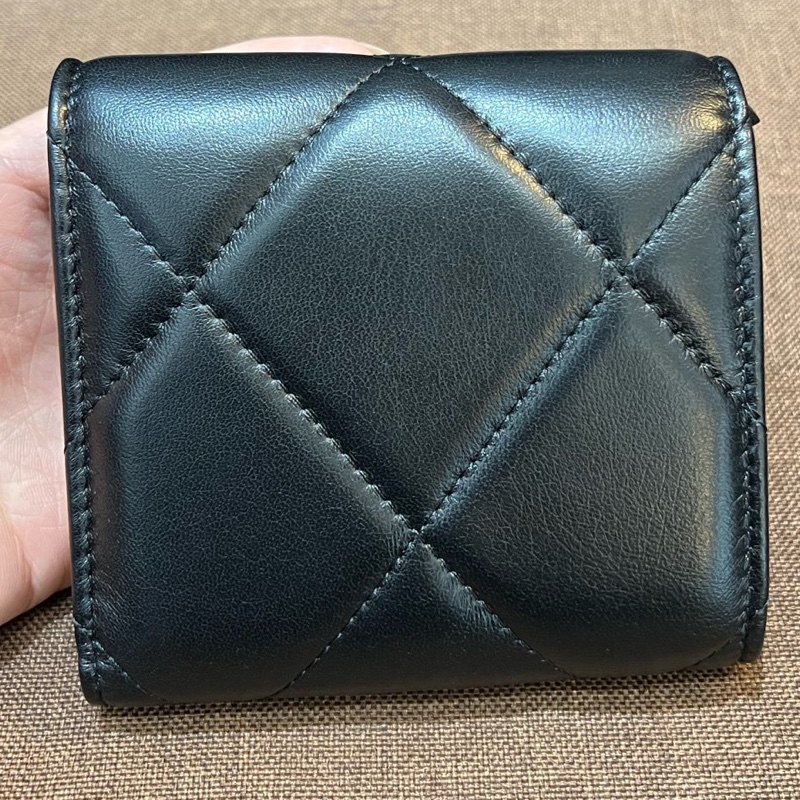 99新CHANEL香奈兒19bag零錢包/折疊卡包，31開鐳射 無卡，黑金配色-1