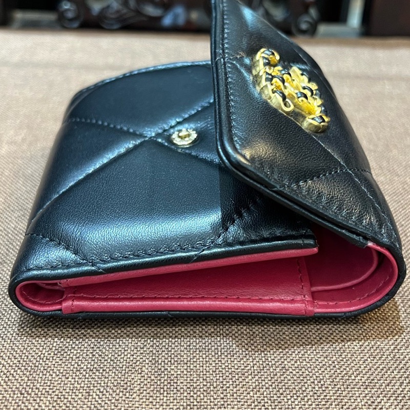 99新CHANEL香奈兒19bag零錢包/折疊卡包，31開鐳射 無卡，黑金配色-4