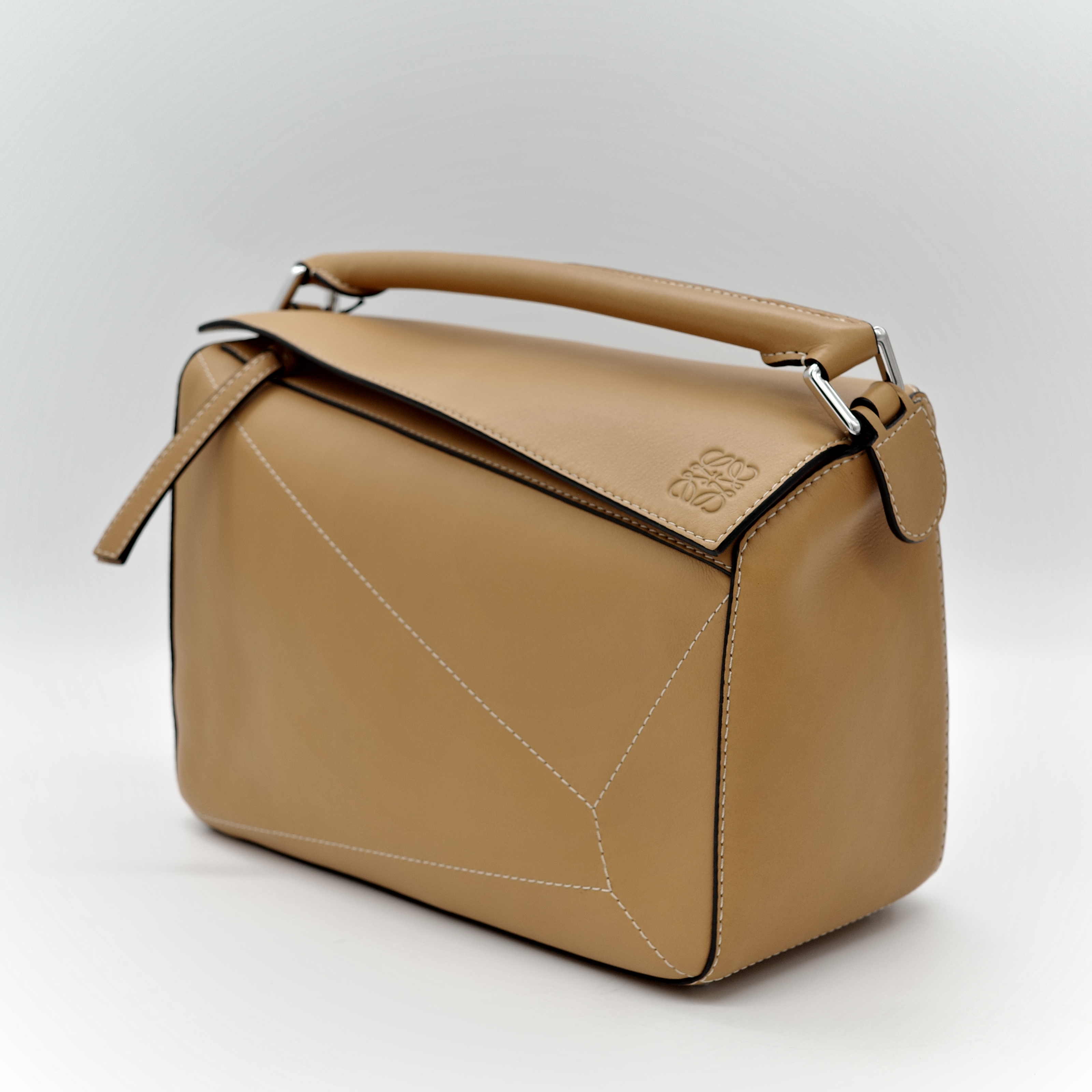 Loewe 羅威 Puzzle 小牛皮 中號  肩背包-3