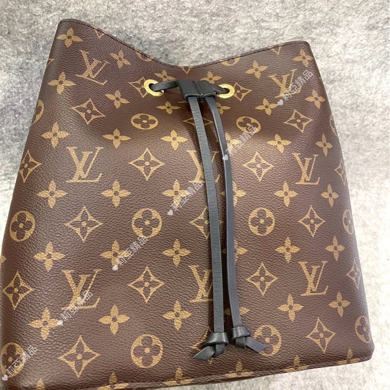 莉亞精品♡LV M44020 黑水桶包 二手-2