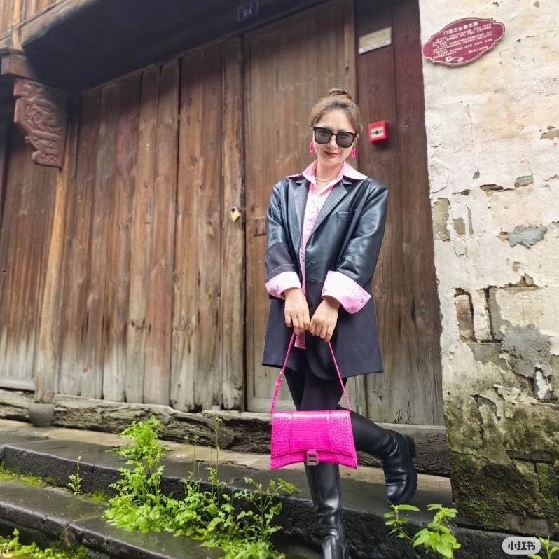 BALENCIAGA 粉紅色銀扣 鱷魚壓紋肩背沙漏包 25.5*15*8  95新 配件塵袋吊牌-0