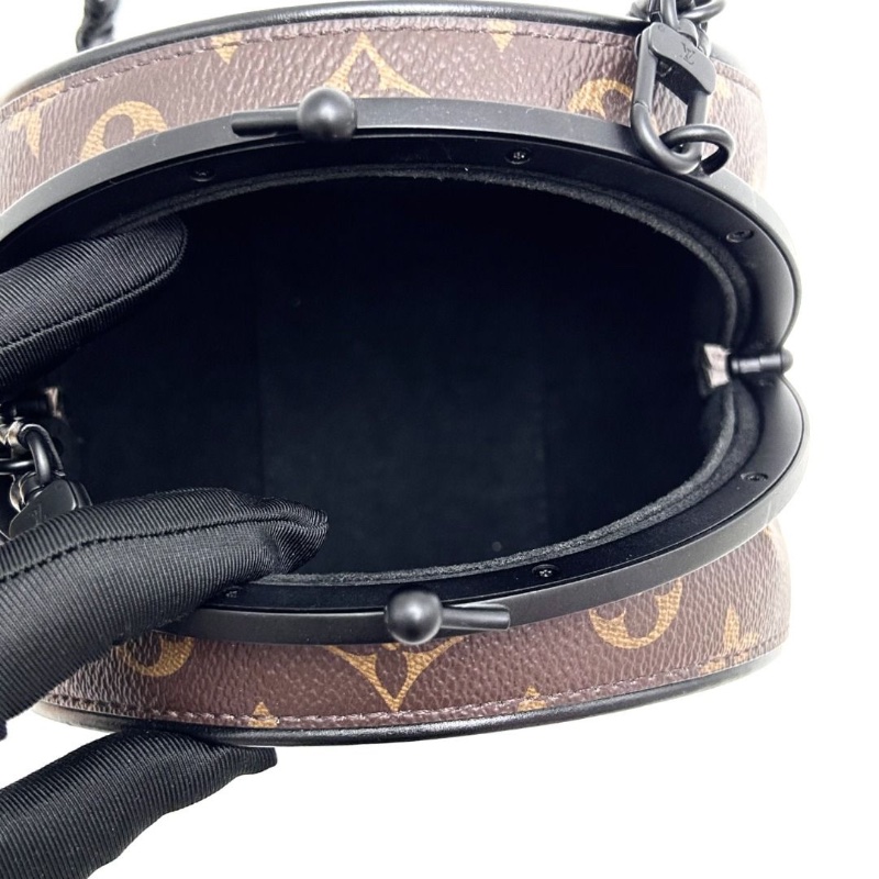 LV petiteboitechapeau 走秀款限量板栗硬餅包 芯片款15*14*12  9新 配件塵袋購證-3