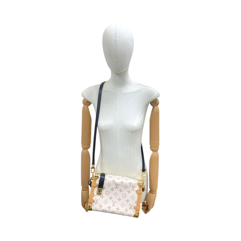 白色 原花壓牛皮 Side Trunk MM 肩背包 M46907【LOUIS VUITTON LV 路易威登】 M46907-8