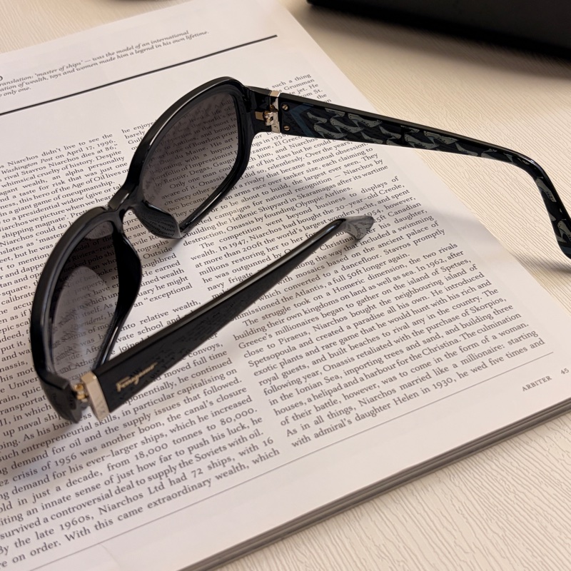 Salvatore Ferragamo 太陽眼鏡 墨鏡 原裝盒子 復古方框-2