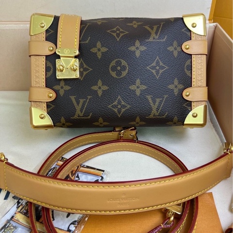 lv谷愛凌小號 五金全膜無划痕 可送禮 附件齊全 內里乾淨。