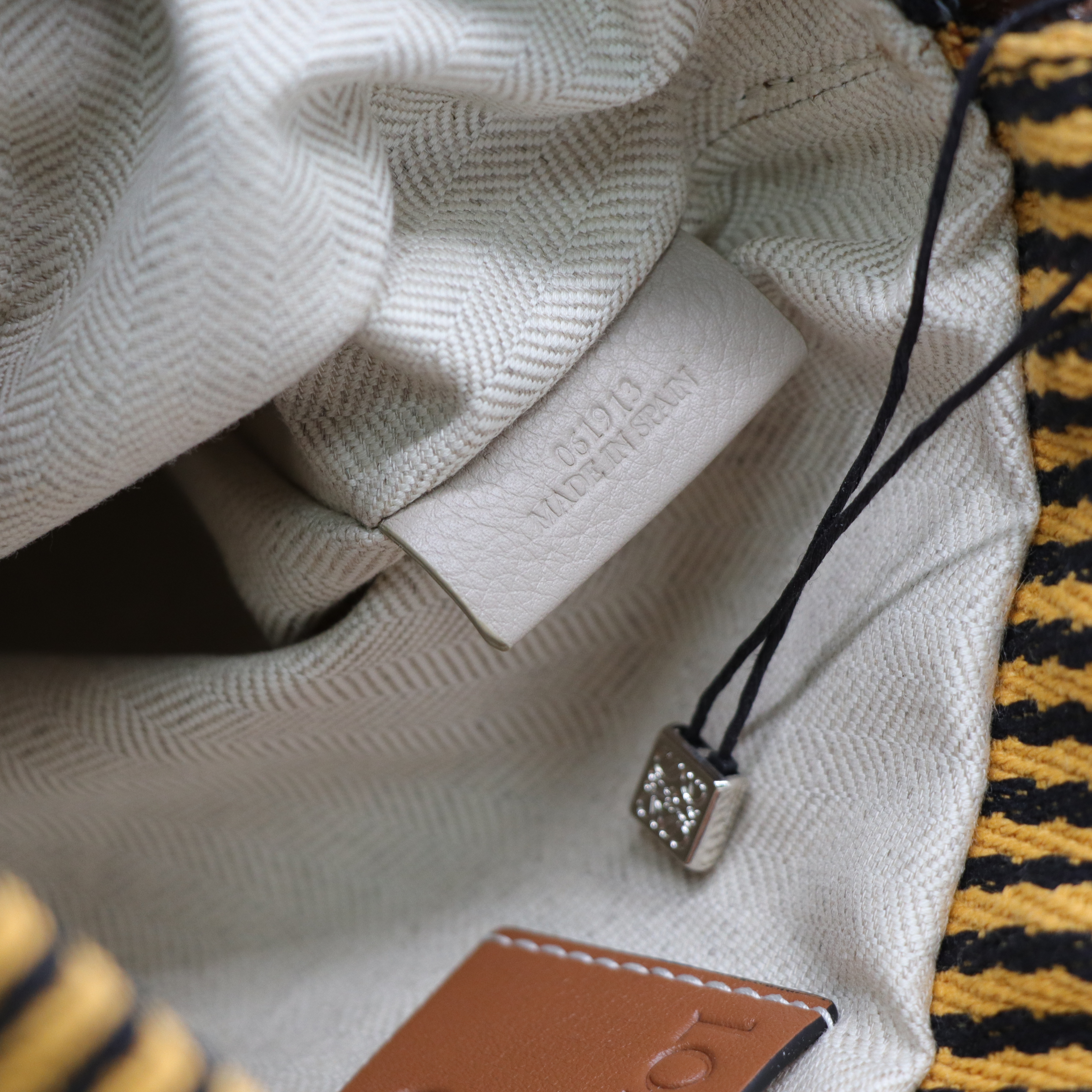 Loewe 羅威 Paula's Ibiza 抽繩 小包-9