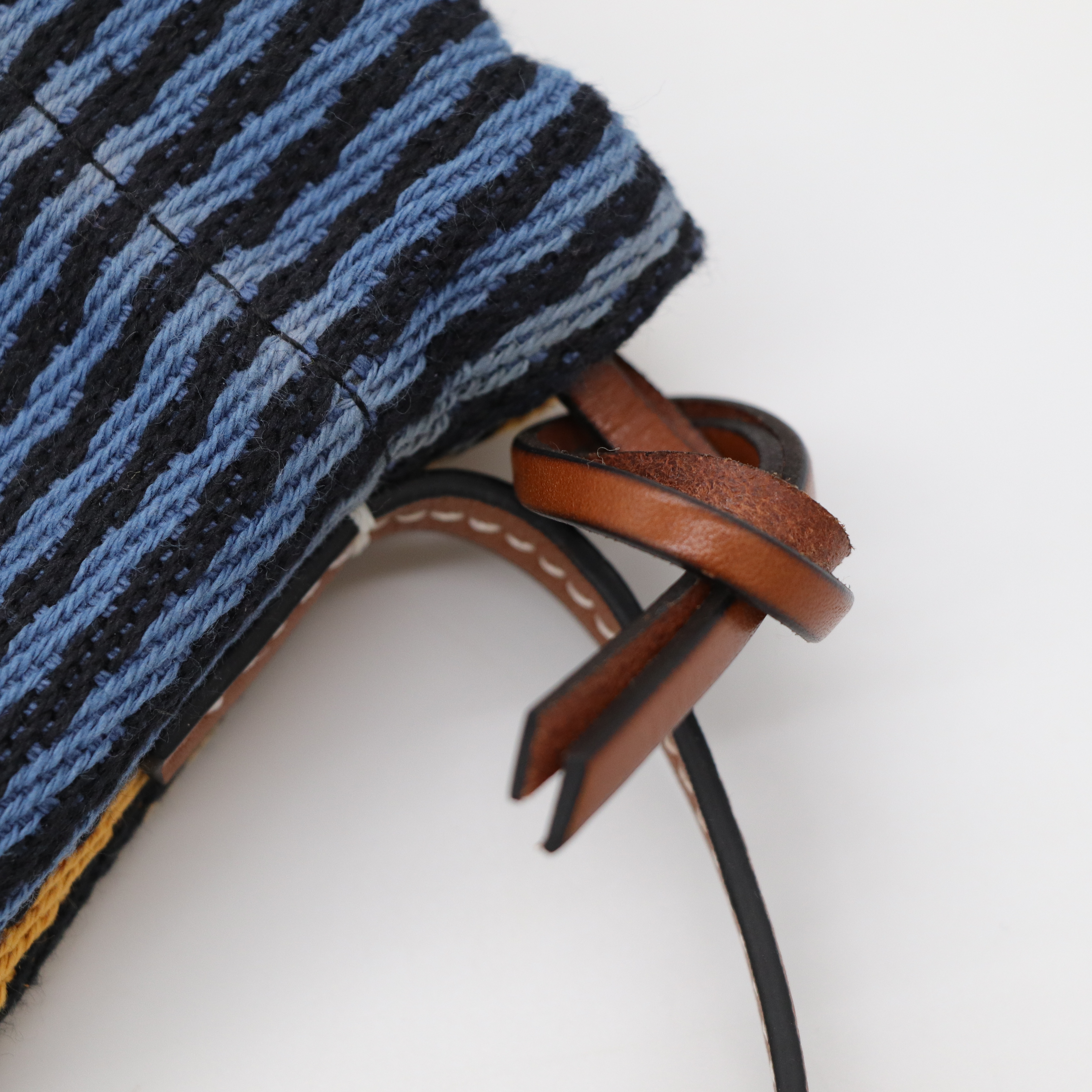 Loewe 羅威 Paula's Ibiza 抽繩 小包-10