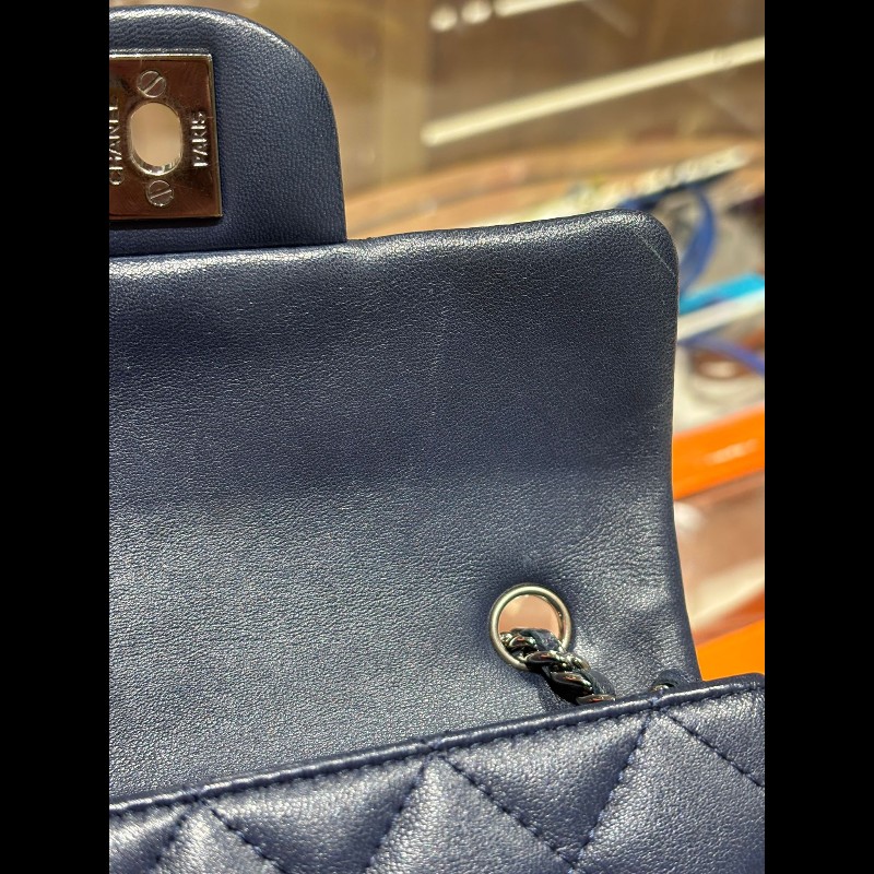 Chanel mini Classic Flap-10