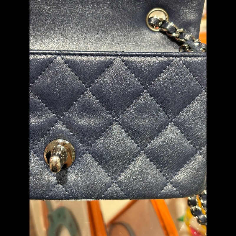Chanel mini Classic Flap-13