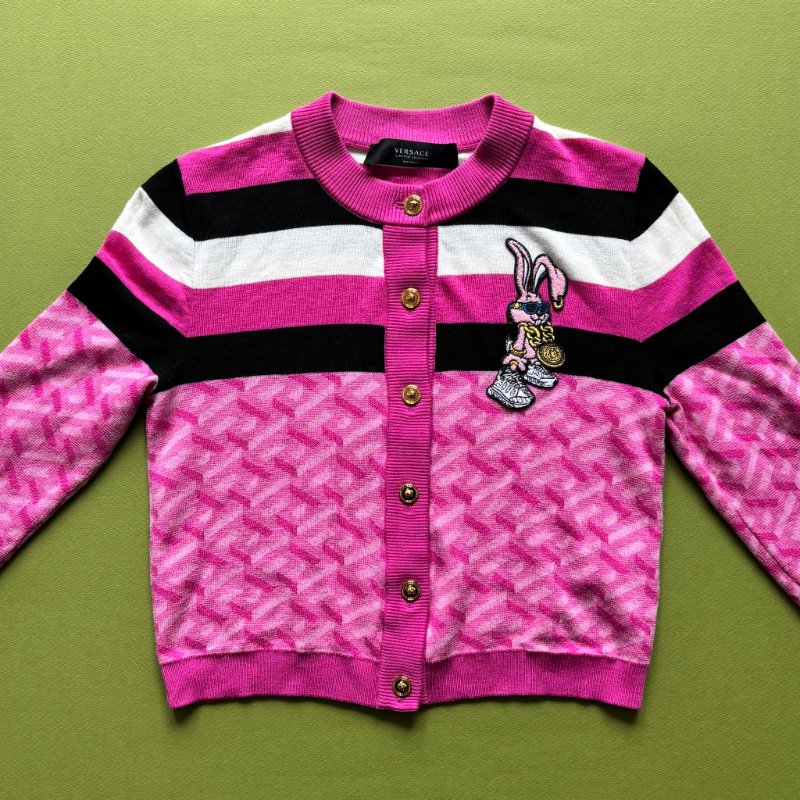 38號 ::Versace:: 凡賽斯 粉色針織兔子刺繡限定款鈕扣上衣 小外套-2