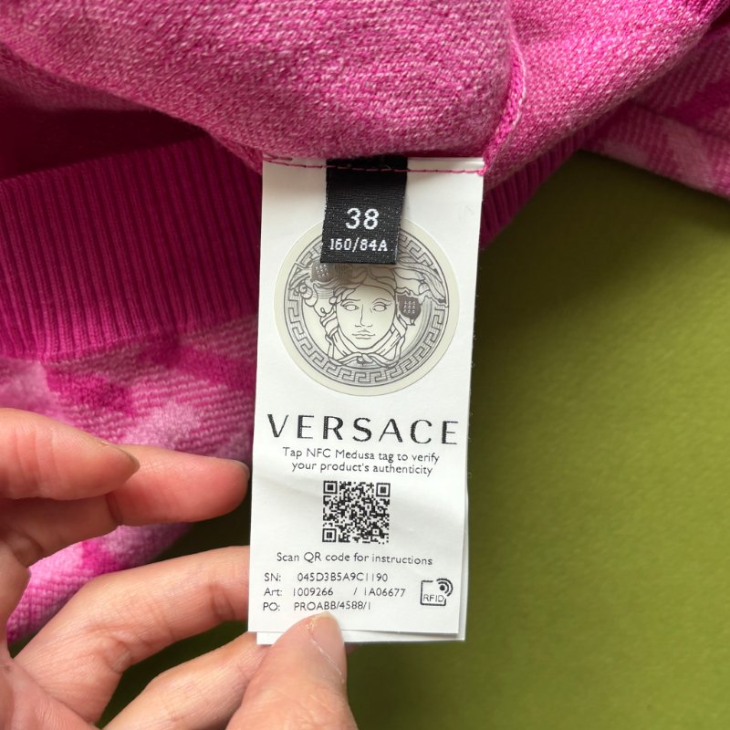 38號 ::Versace:: 凡賽斯 粉色針織兔子刺繡限定款鈕扣上衣 小外套-8