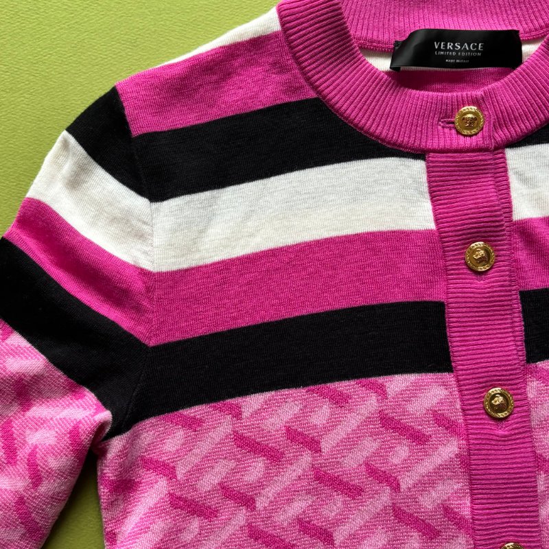 38號 ::Versace:: 凡賽斯 粉色針織兔子刺繡限定款鈕扣上衣 小外套-16