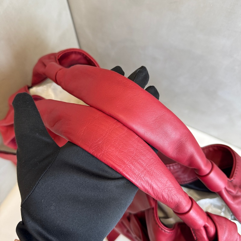 【赫蒂國際精品】Valentino 范倫鐵諾 大蝴蝶結皮革包 vintage-6