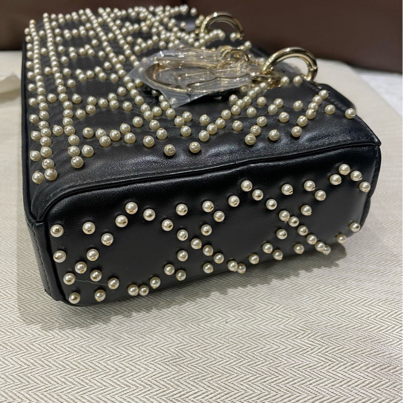 Dior  Lady D-JOY系列 黑金珍珠藤格紋羊皮橫版戴妃 手提單肩斜挎包，尺寸26/5/13-4