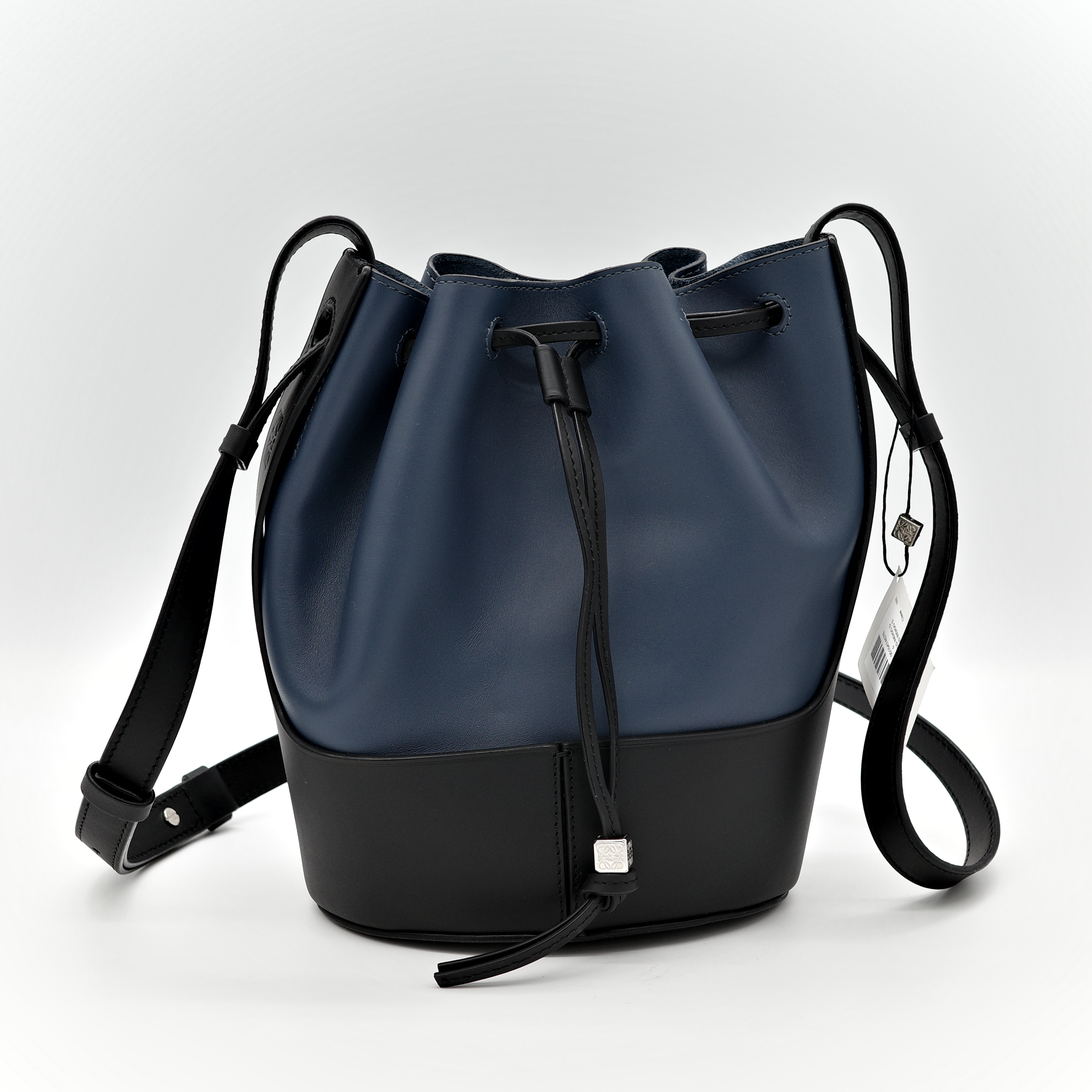 Loewe 羅威 拼色 氣球 水桶包-1