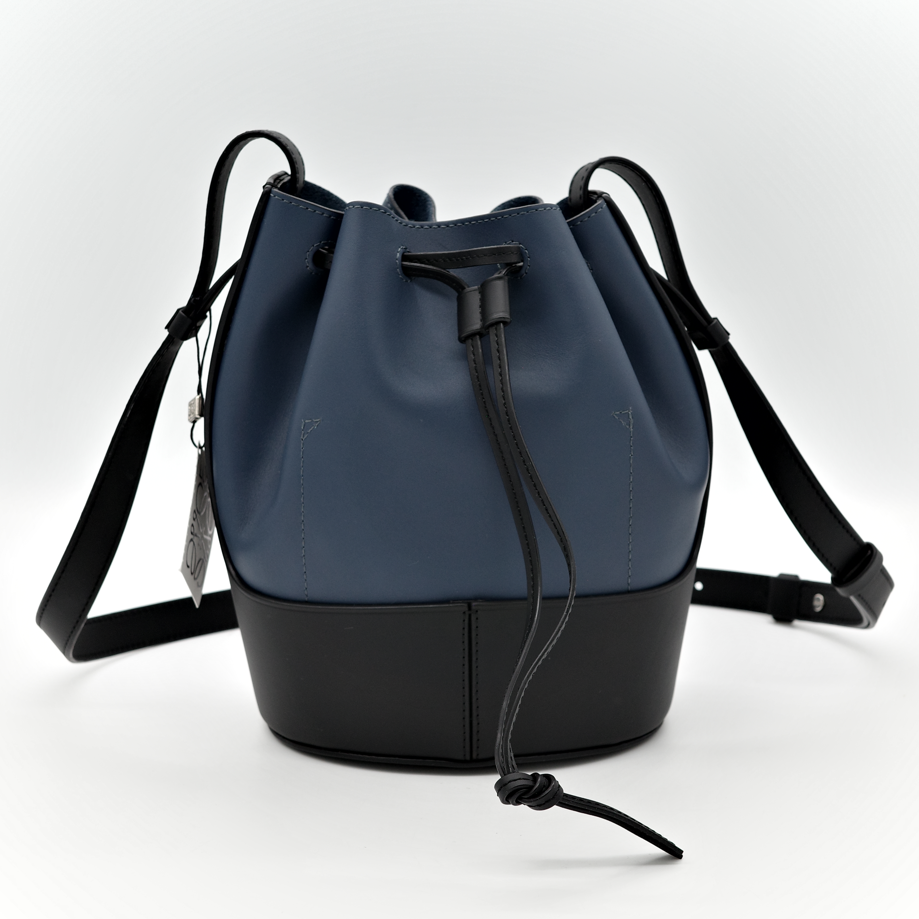 Loewe 羅威 拼色 氣球 水桶包-4