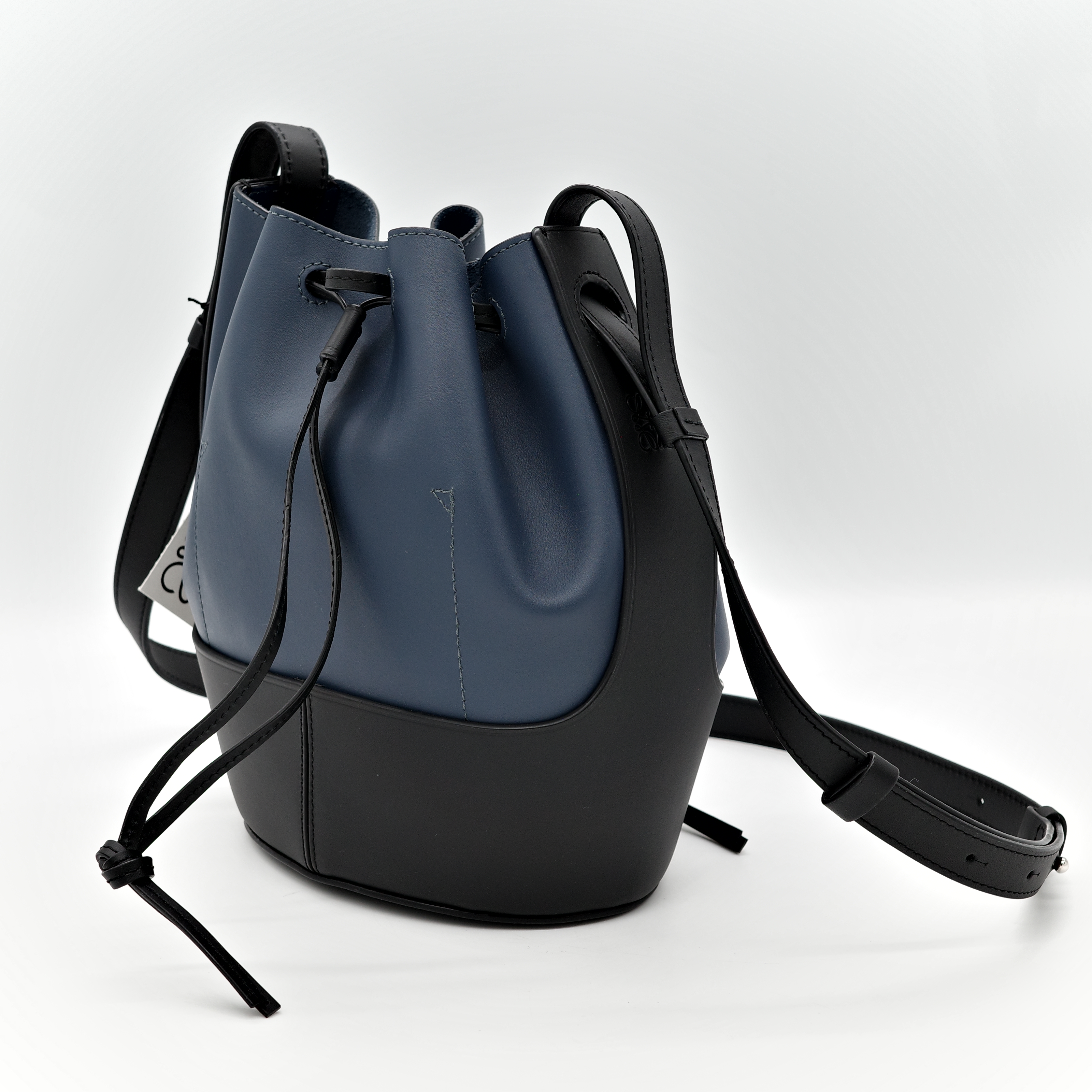 Loewe 羅威 拼色 氣球 水桶包-6