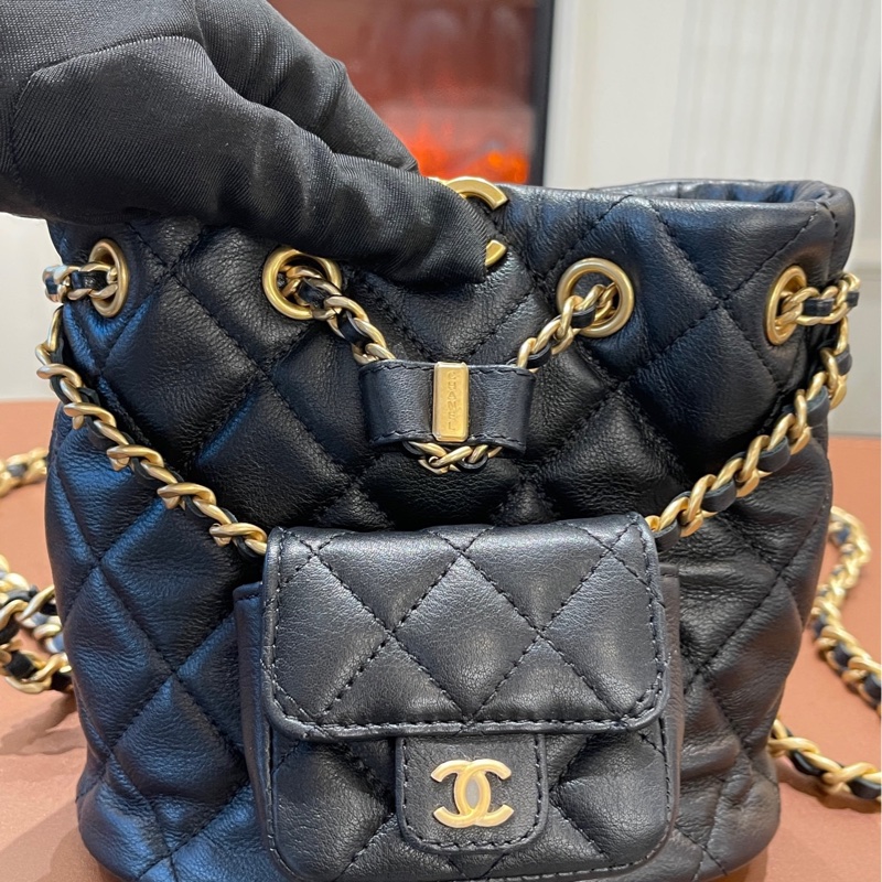 99新✨CHANEL 香奈兒 23A 小號黑色 金扣菱格紋皮穿鏈鏈條 小牛皮 子母背包雙肩包-3