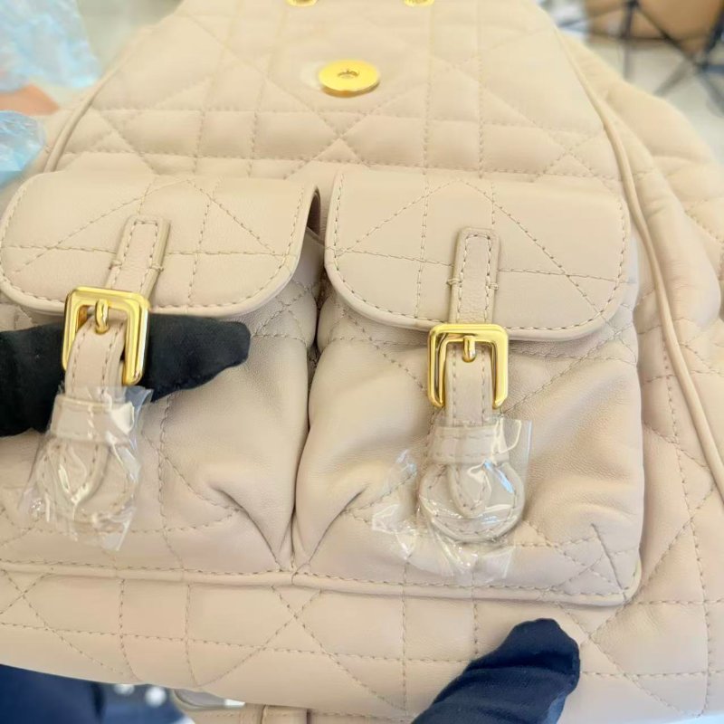 #專櫃價格12萬 Dior 淡米色 羊皮Caro  後背包  Macrocannage 大籐格紋羊皮-6