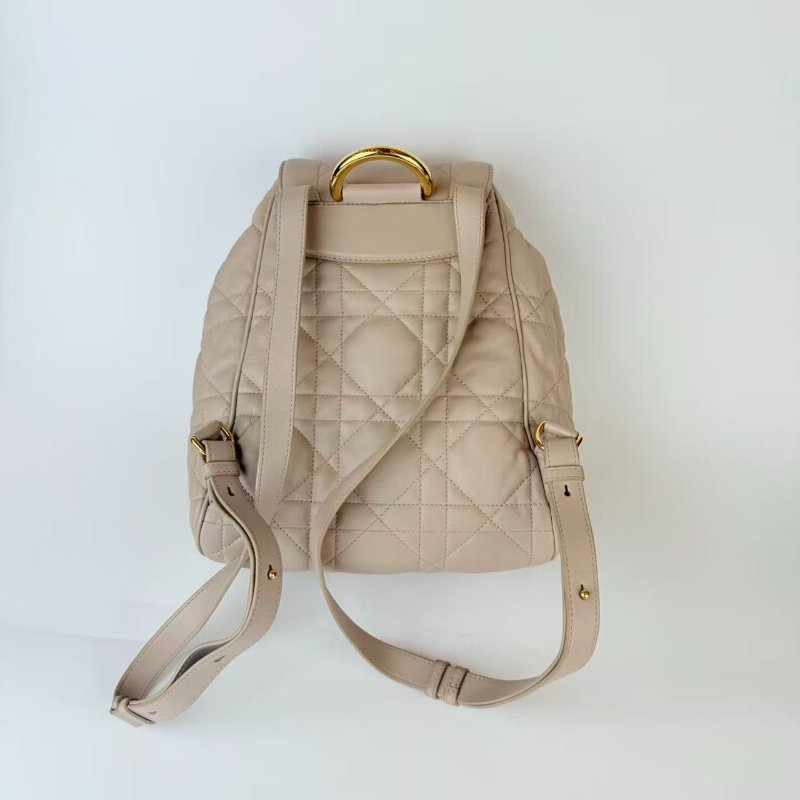 #專櫃價格12萬 Dior 淡米色 羊皮Caro  後背包  Macrocannage 大籐格紋羊皮-10