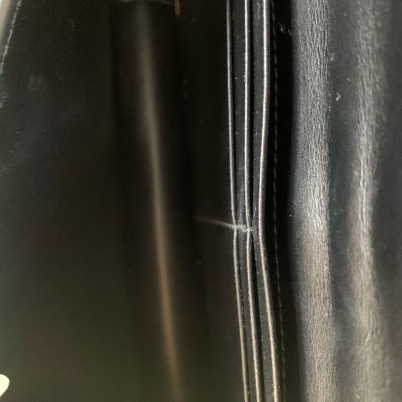 Prada 黑銀鉚釘鏈條包 黑色銀扣 19*10*4  9新 配件盒子 塵袋 保卡 購證-7