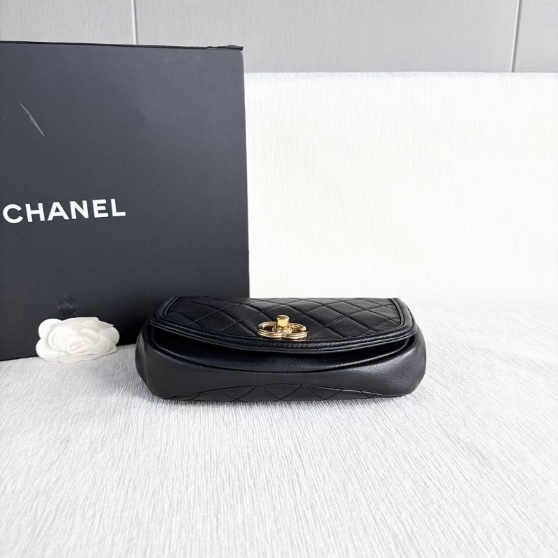 Chanel 黑金半月馬鞍風琴包 黑色 金扣 牛皮 20*13*4  9新 配件調節扣 塵袋-8