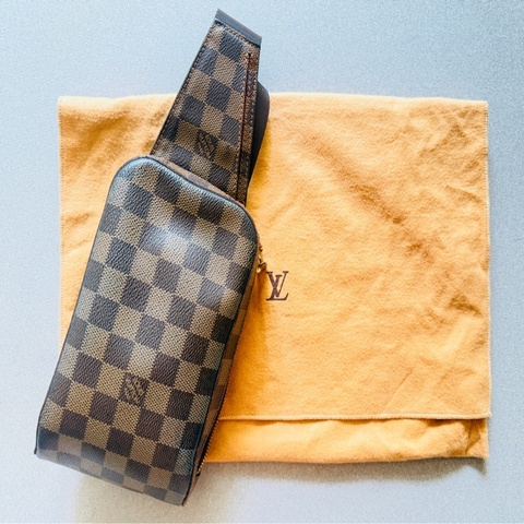 LV Damier 棋盤方塊胸口腰包/胸口包