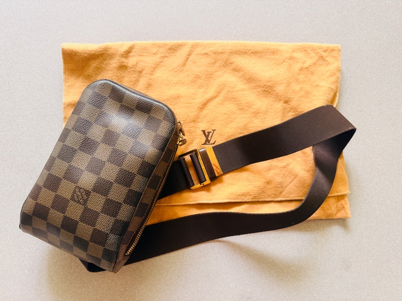 LV Damier 棋盤方塊胸口腰包/胸口包-1