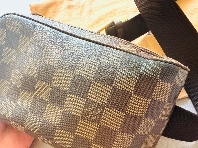 LV Damier 棋盤方塊胸口腰包/胸口包-5