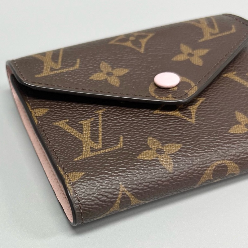 LV/路易威登 老花粉豆豆短款三折錢包，17年 尺寸12x9-5