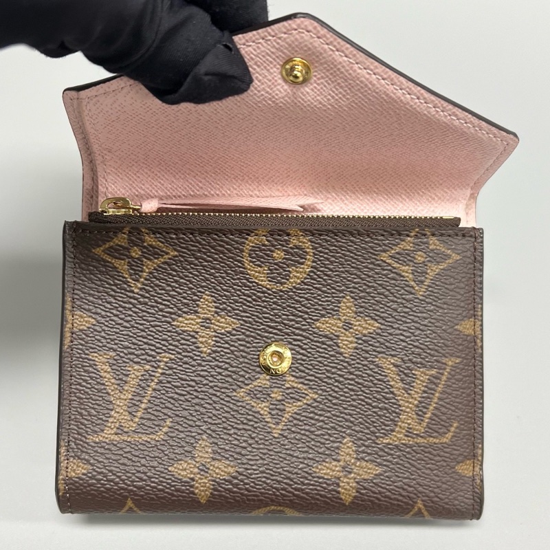 LV/路易威登 老花粉豆豆短款三折錢包，17年 尺寸12x9-7