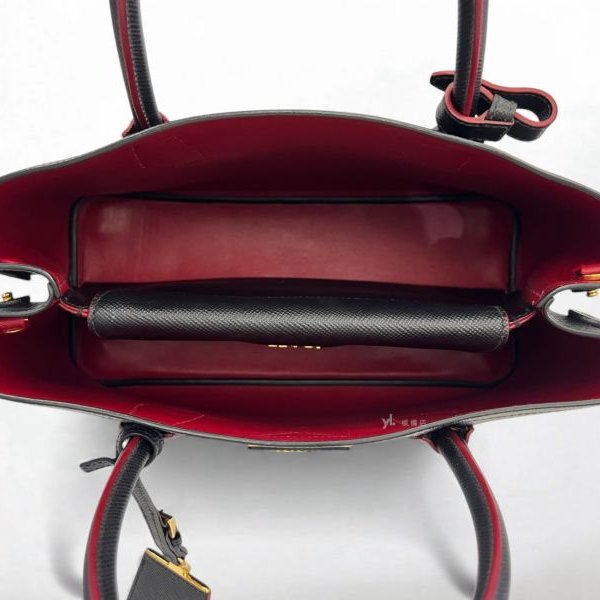 S5164-Prada Saffiano黑牛皮雙層內裡紅色中號托特包-7