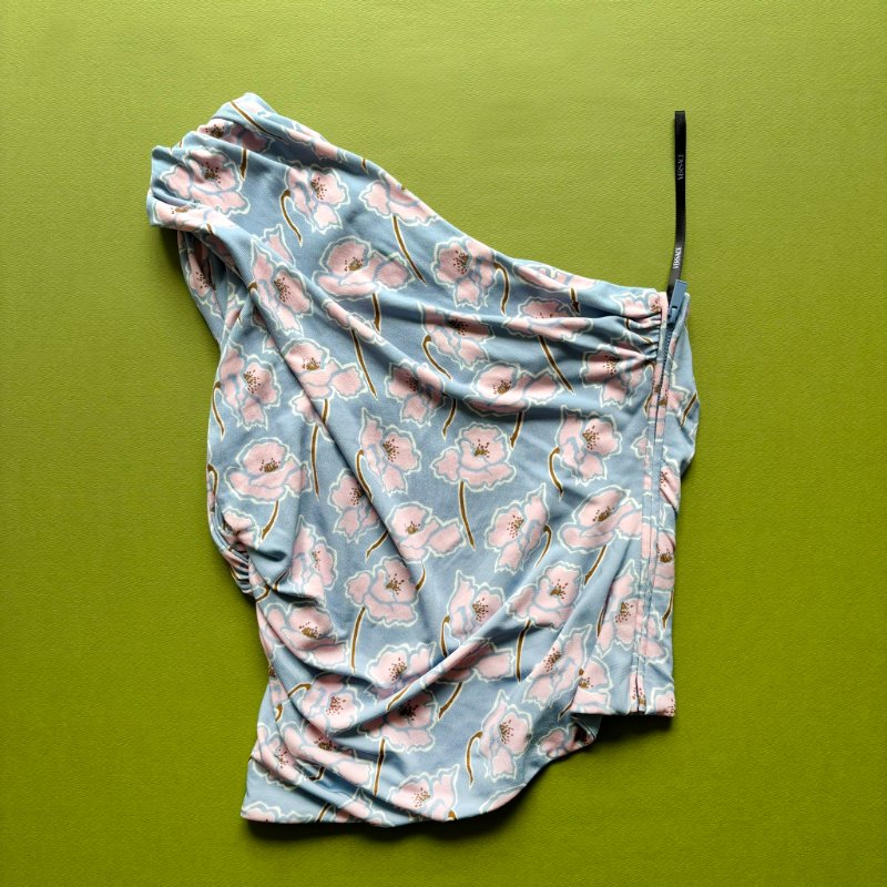 42號 ::Versace:: 凡賽斯 滿版藍粉花卉斜肩無袖上衣 春夏款-3