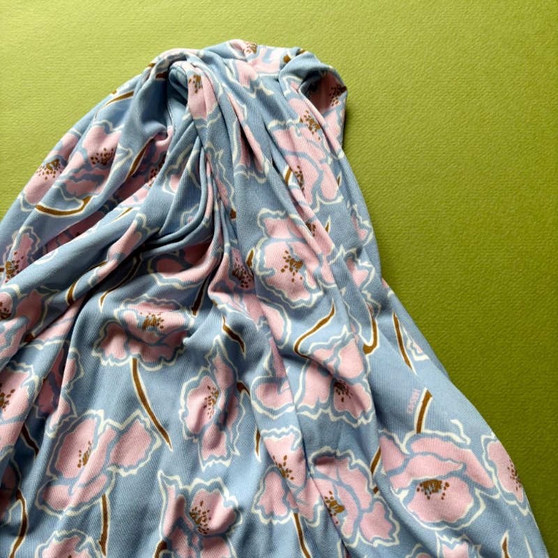 42號 ::Versace:: 凡賽斯 滿版藍粉花卉斜肩無袖上衣 春夏款-14