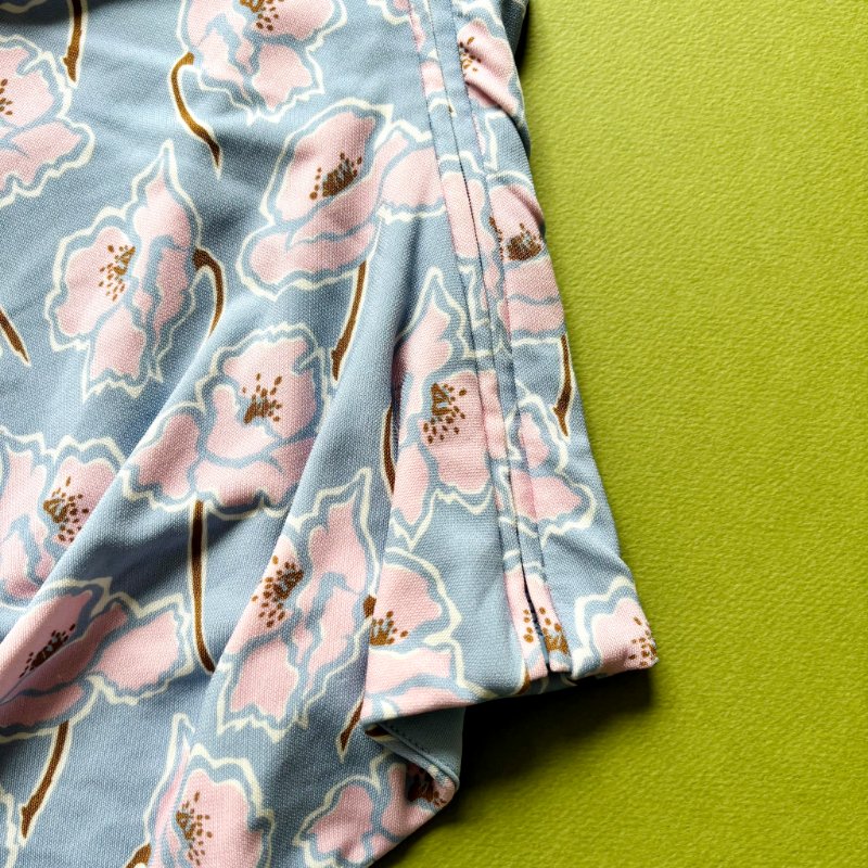 42號 ::Versace:: 凡賽斯 滿版藍粉花卉斜肩無袖上衣 春夏款-16