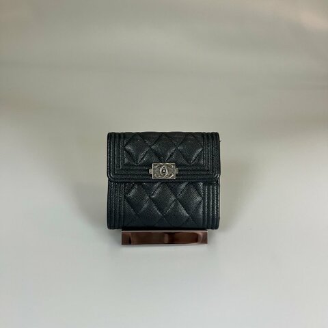 CHANEL BOY黑銀荔枝三折短夾 保卡款30開