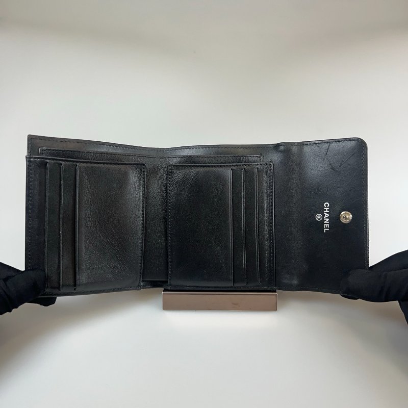CHANEL BOY黑銀荔枝三折短夾 保卡款30開-7
