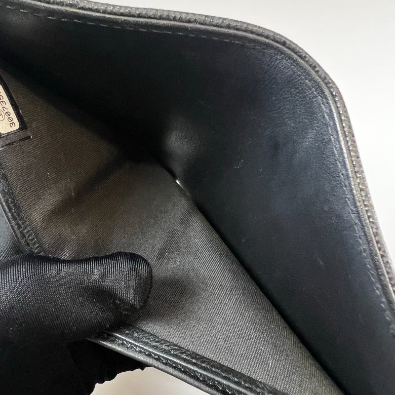 CHANEL BOY黑銀荔枝三折短夾 保卡款30開-8