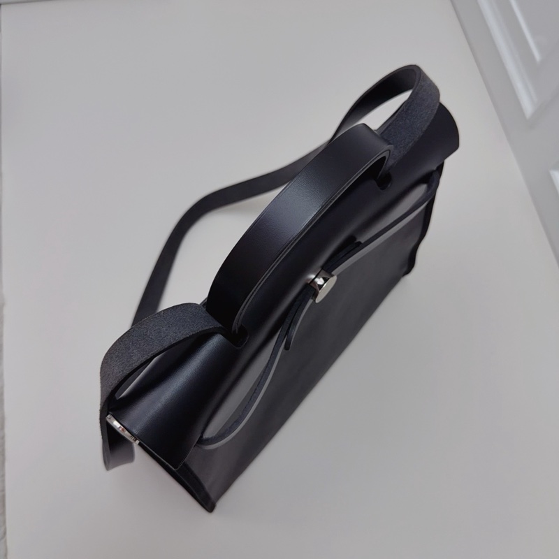 擱置品帶膜Hermes 愛馬仕 Herbag 31黑色Toile H防水帆布手提包-4