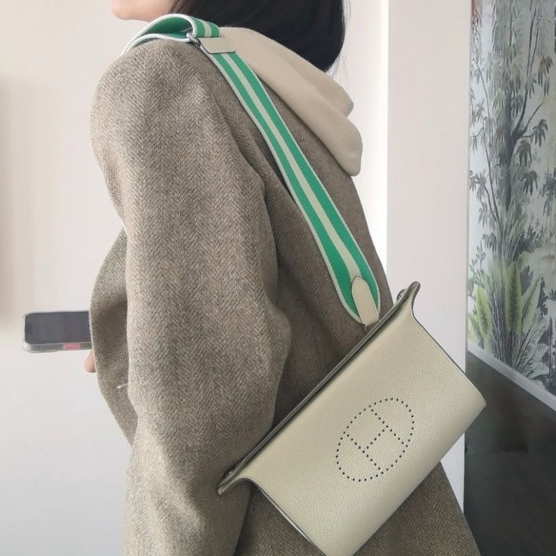 Hermes vide pouches 氣泡綠拼蘑菇白Evelyne斜背包 togo皮 21*15*4cm  95新 配件盒子 塵袋 購證-1