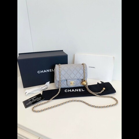 Chanel gold ball mini square 
金球灰色