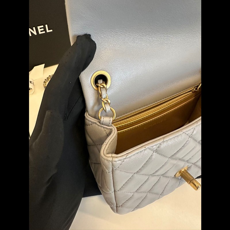 Chanel gold ball mini square 
金球灰色-9