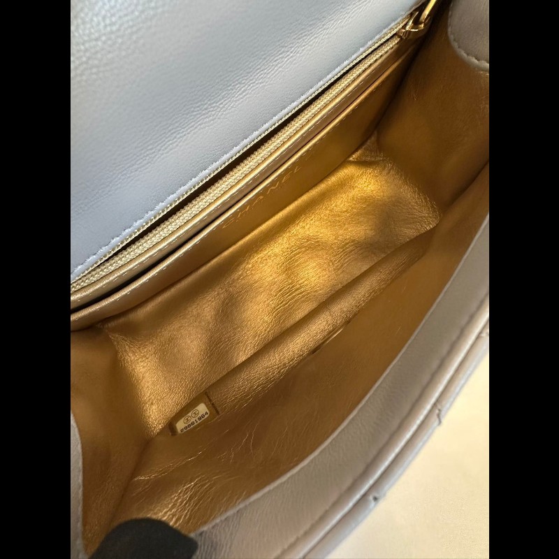 Chanel gold ball mini square 
金球灰色-18
