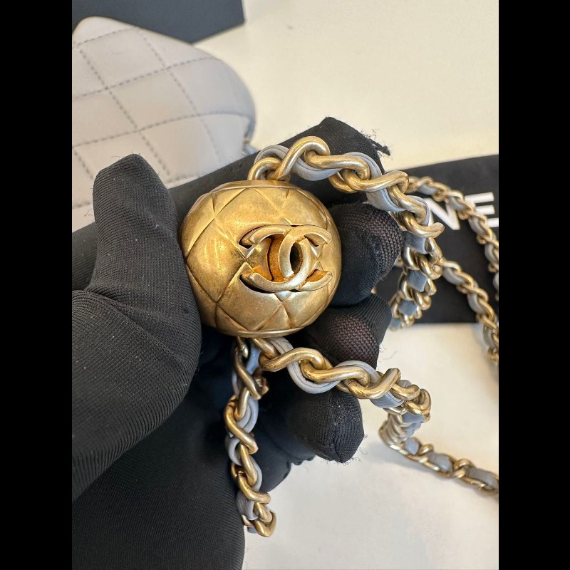 Chanel gold ball mini square 
金球灰色-19