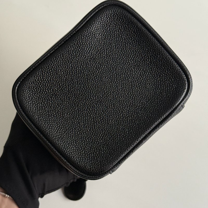 99新🆕 保卡款🫰🏻 Chanel 香奈兒 經典雙C化妝盒 黑色金釦-16