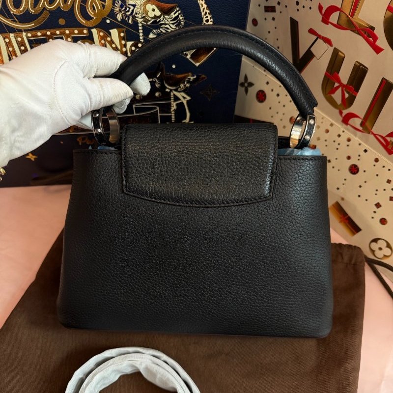 閒置新 路易威登/Louis Vuitton 黑銀牛皮CAPUCINES BB 手提包-1