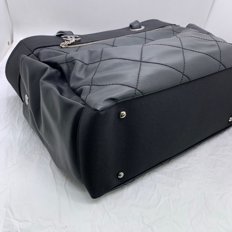 Chanel香奈兒黑色托特包，鐳射15開-5