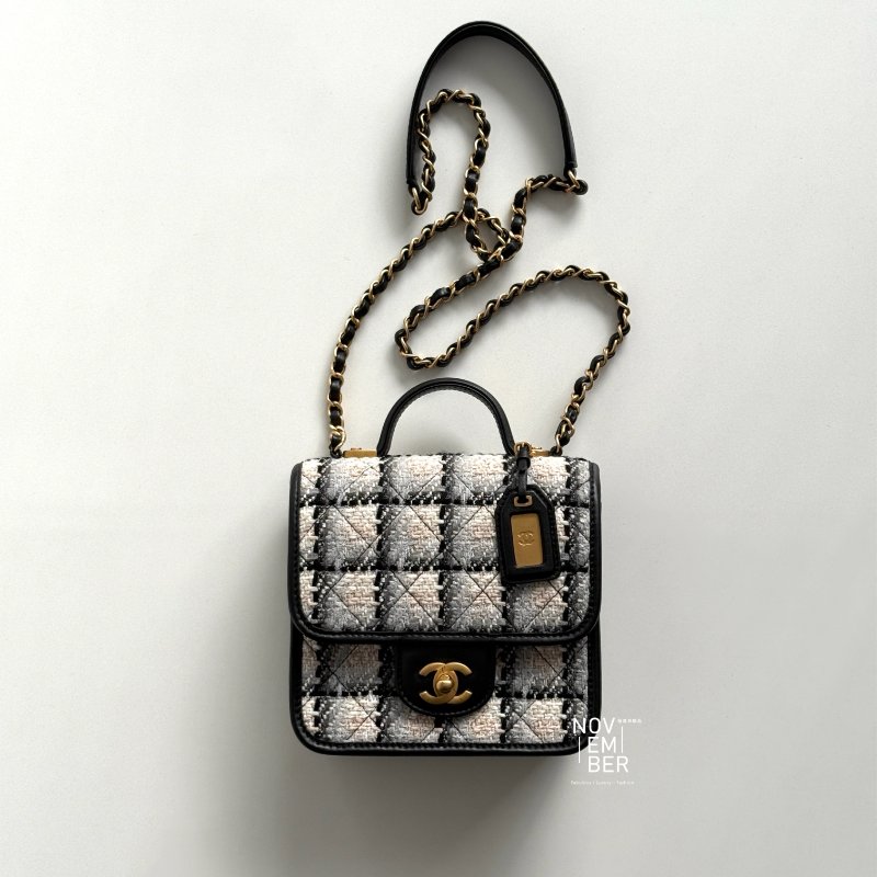 99新🆕 Chanel 香奈兒 22K格子毛呢豆腐斜背包-1