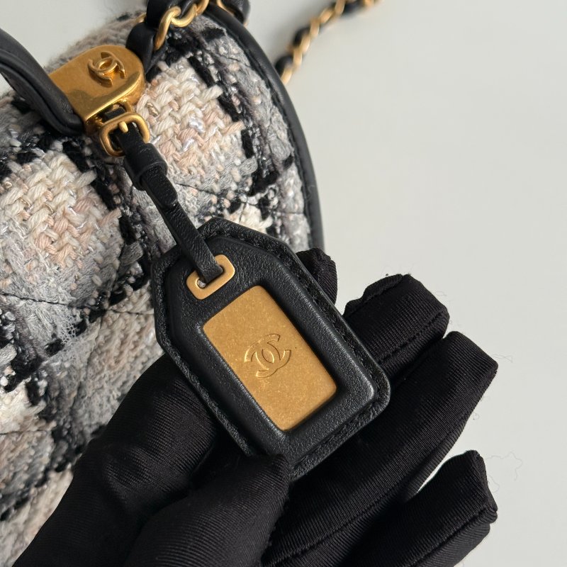 99新🆕 Chanel 香奈兒 22K格子毛呢豆腐斜背包-10
