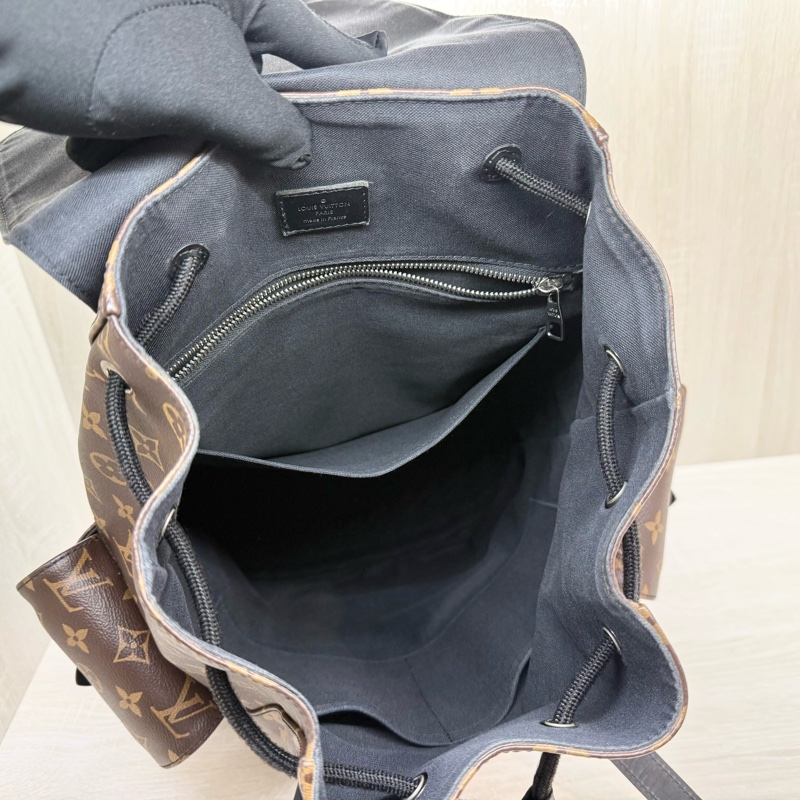 LV潮男必備✨原花Christopher MM後背包 M43735-19